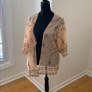 Women’s light shirt sleeve cardigan
